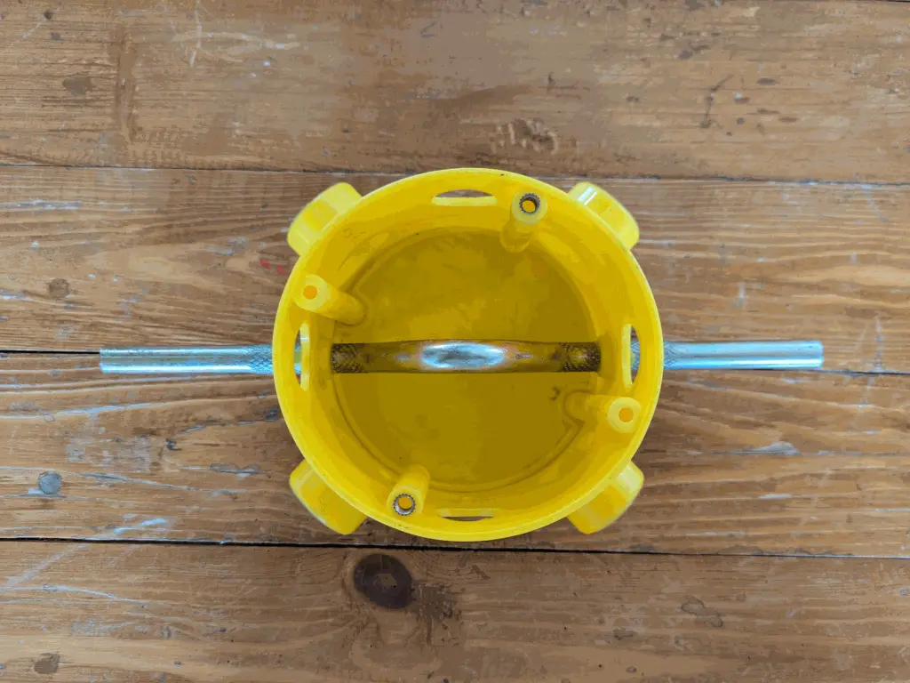 Plastic Fan Box With Hook 8 Way Top.webp